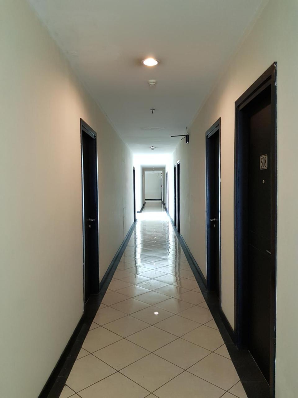 Reddoorz Plus @ Tanah Abang Otel Cakarta Dış mekan fotoğraf