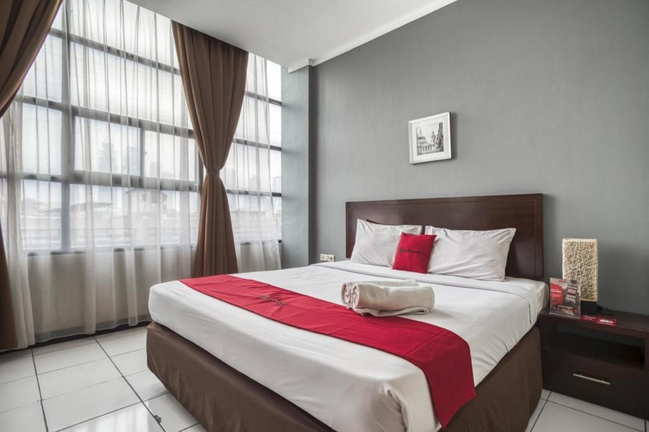 Reddoorz Plus @ Tanah Abang Otel Cakarta Dış mekan fotoğraf